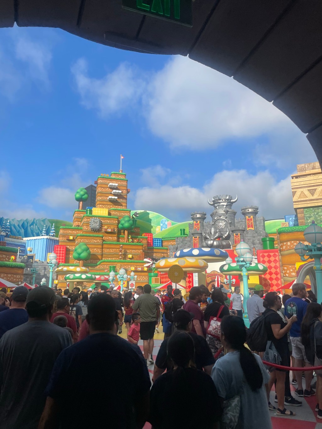 Super Nintendo World and Toadstool Cafe in Universal Studios Hollywood – A Comprehensive Review